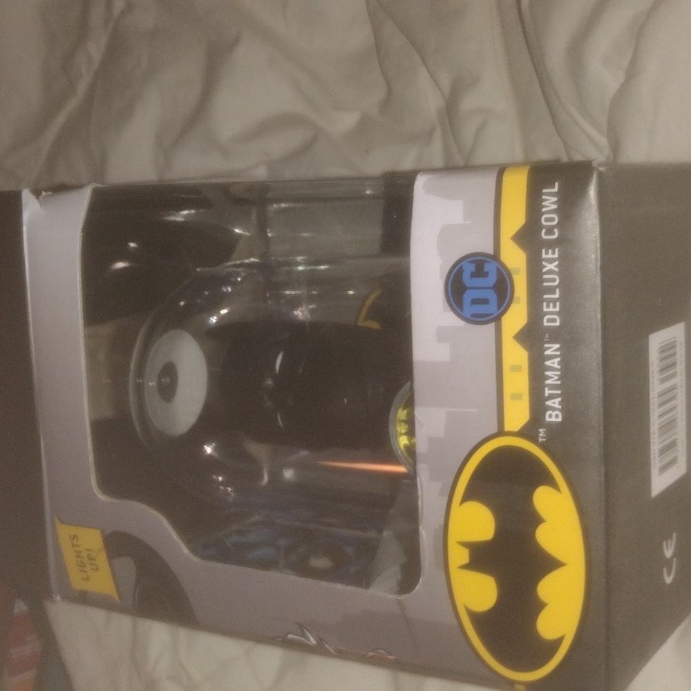 Batman deluxe cowl